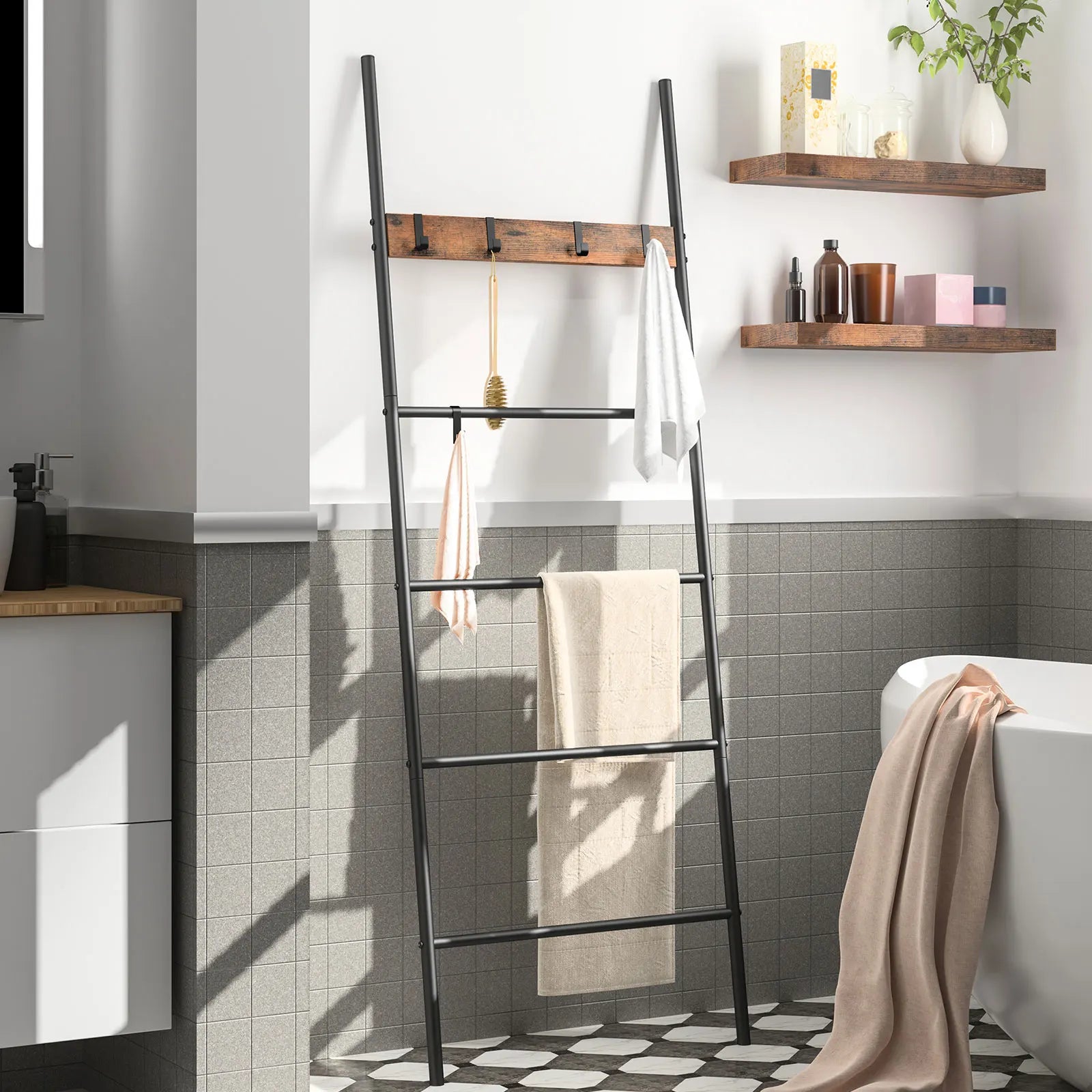 HOOBRO Towel Rack Blanket Ladder Leaning Ladder Rack Bathroom Towel Rack with 5 Crossbars and 5 Hooks Strong Storage Function