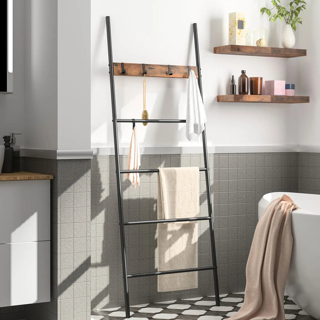 HOOBRO Towel Rack Blanket Ladder Leaning Ladder Rack Bathroom Towel Rack with 5 Crossbars and 5 Hooks Strong Storage Function